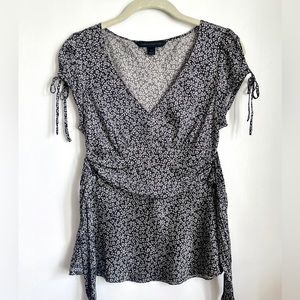 Size XS Express Design Studio Silk Liberty Print Black&White Blouse